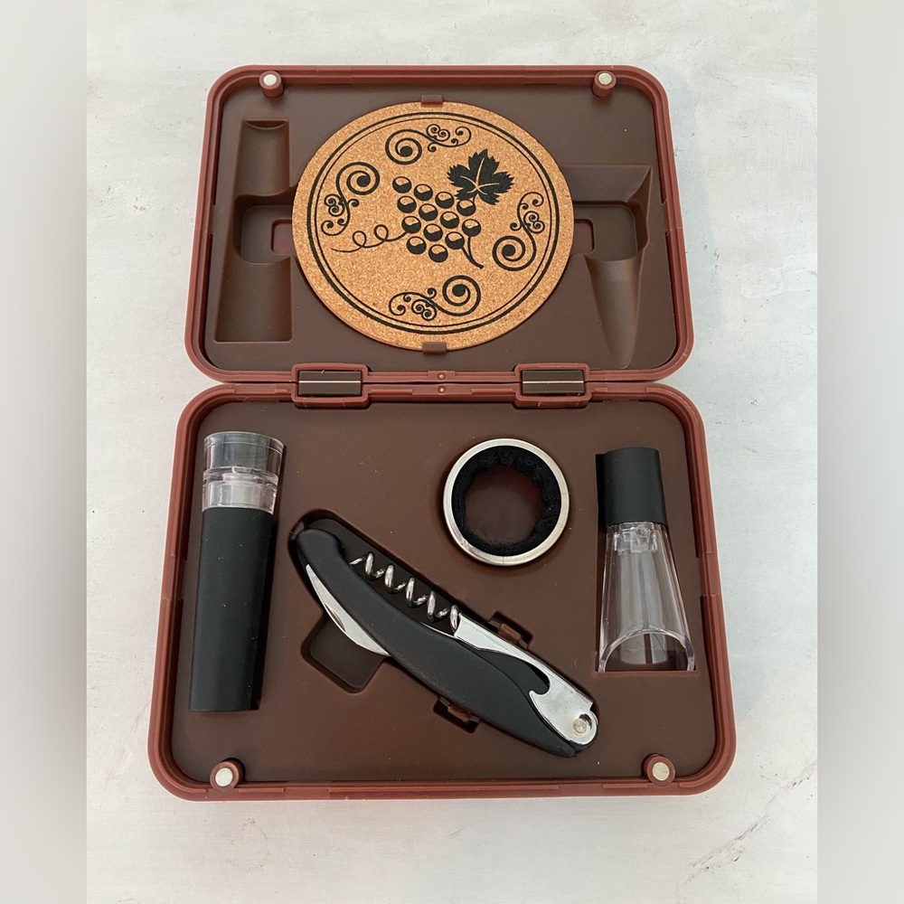 Berkshire Compact Wine Accessories new in Case. Never used.